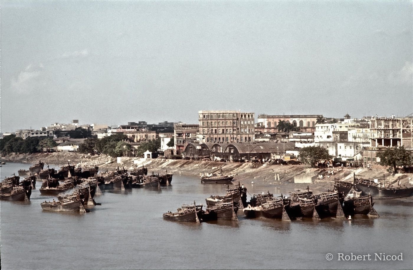 Reportage Inde 1977 — Bateaux amarrés sur l'Hooghly, Calcutta 1977