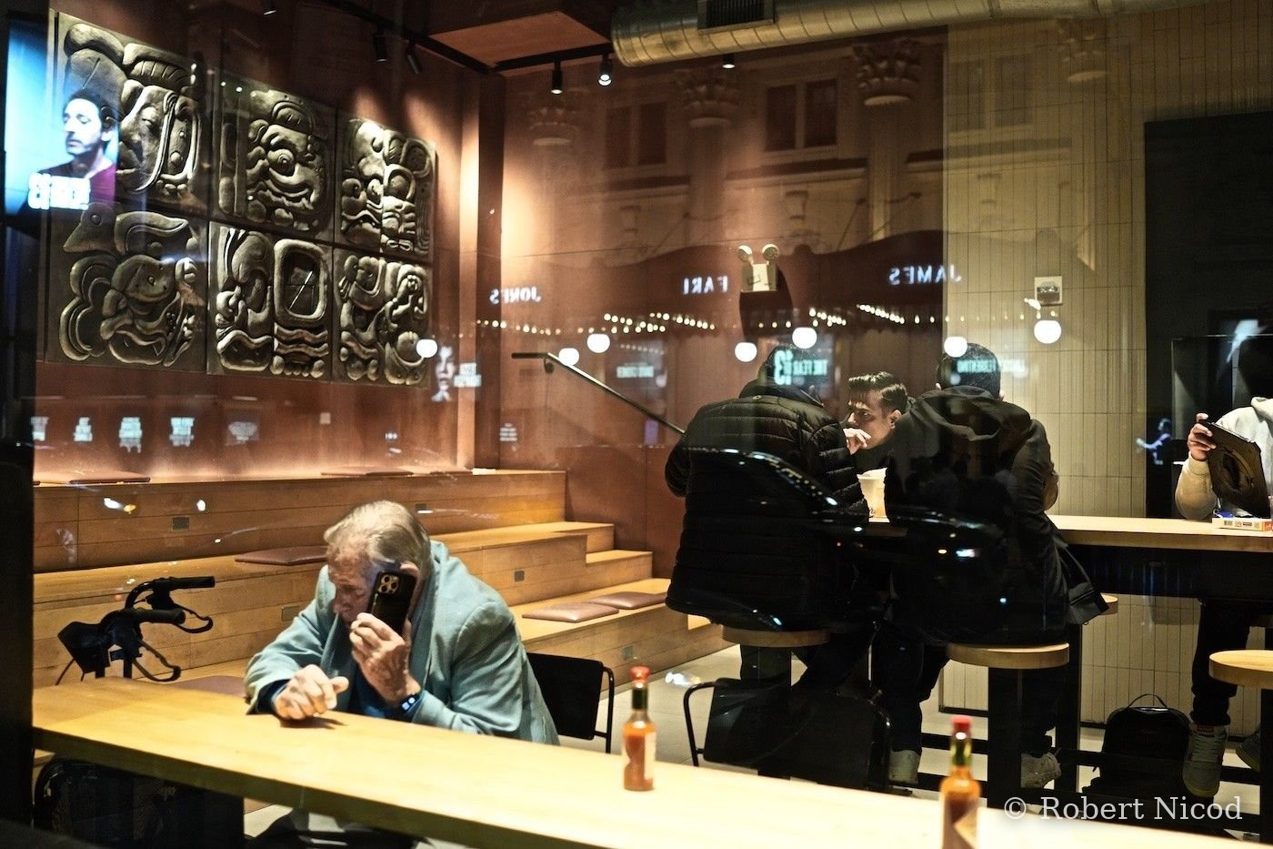 New York — Table donnant sur la rue, New York