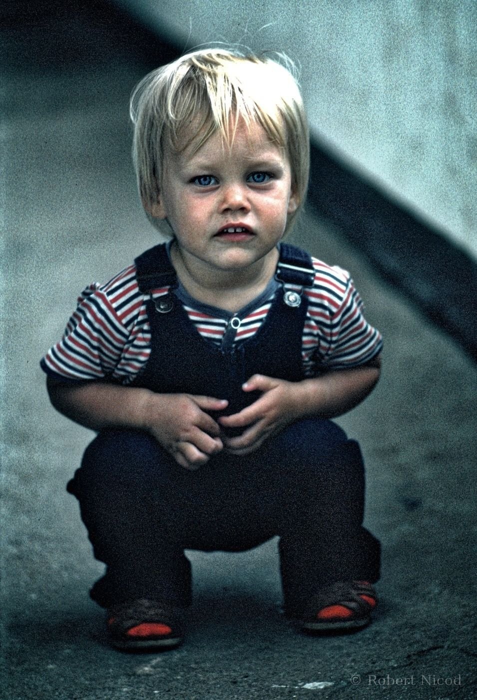Des touristes en Asie — Portrait d'un jeune enfant américain, Katmandou 1977